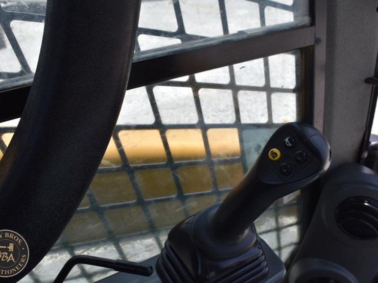2019-caterpillar-299d3-image-43