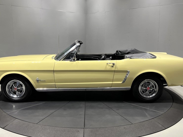 #1512-•-1965-ford-mustang-convertible-image-41