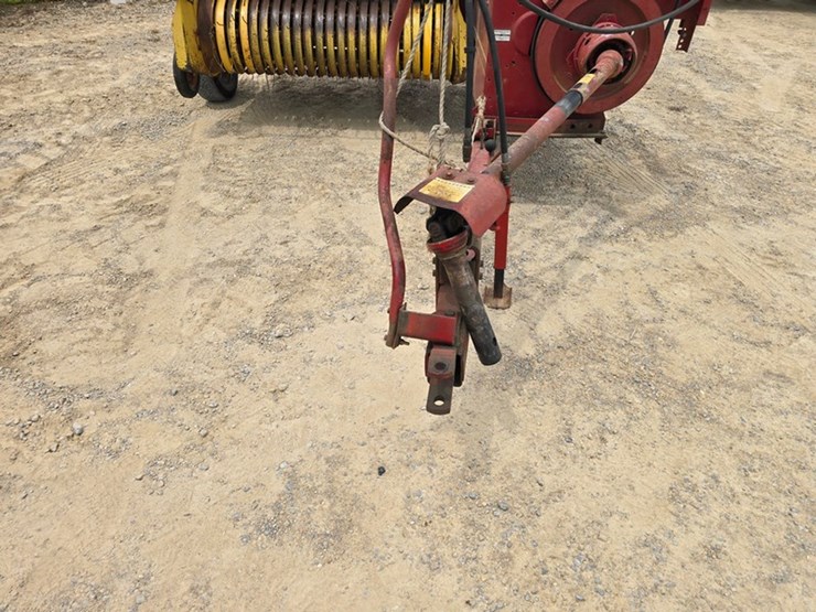 new-holland-315-image-10