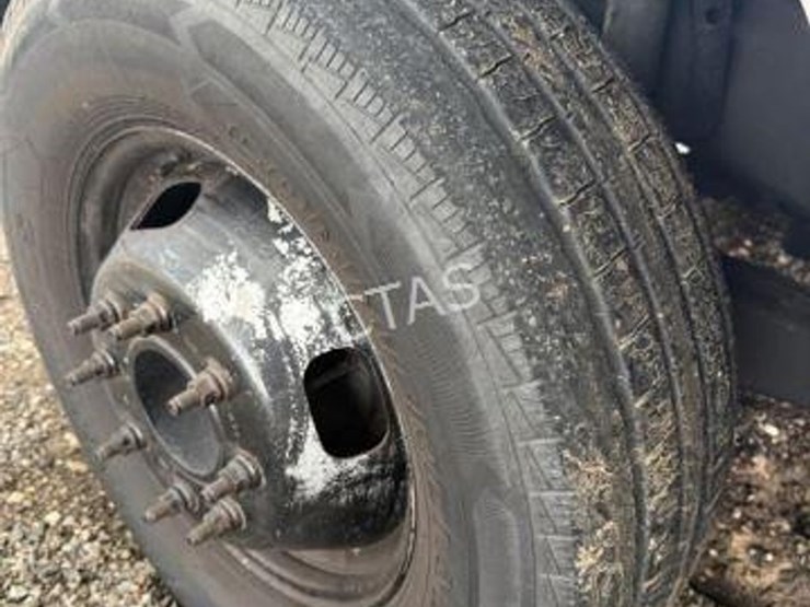 2016-ford-f350-xl-image-21