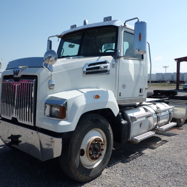 2019 WESTERN STAR 4700SF