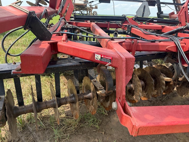 case-ih-330-image-48