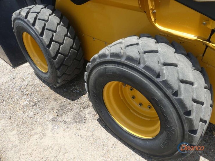 deere-328d-image-4
