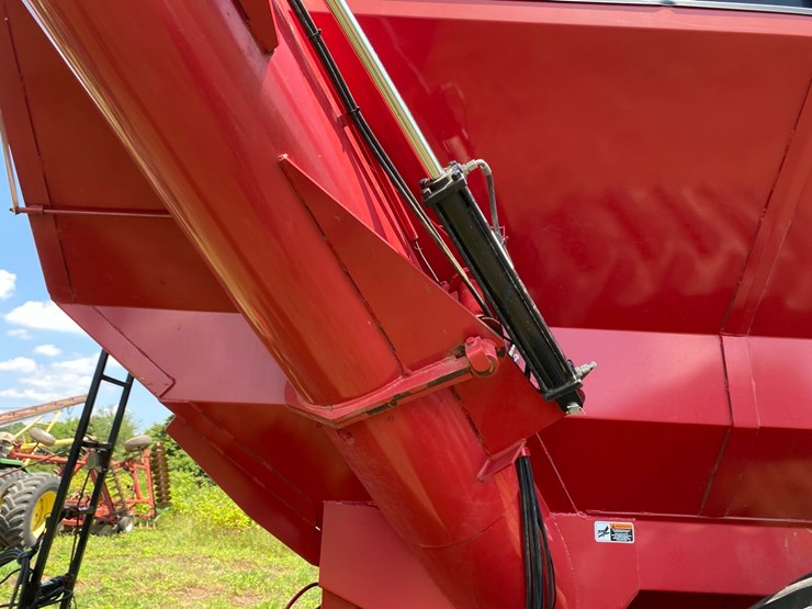 brent-678-grain-cart-image-9