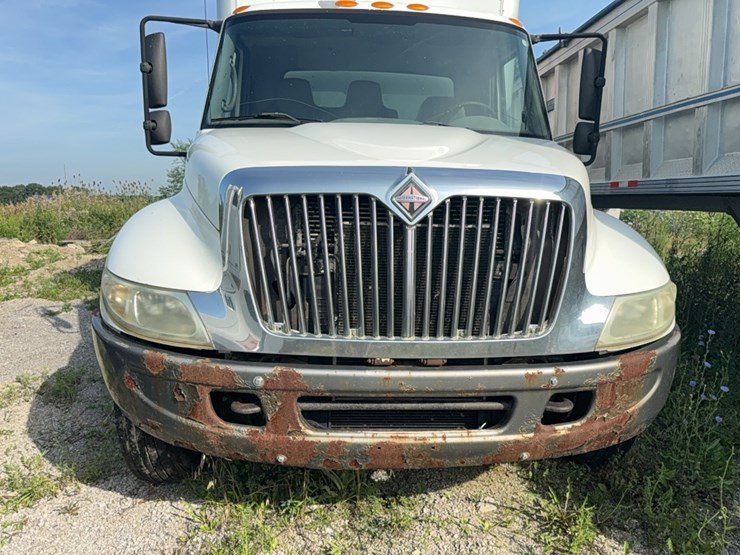 2004-international-4300-dt466-box-truck-image-16