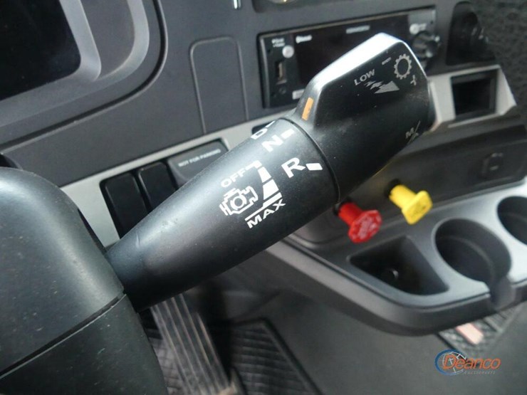 2022-kenworth-t680-image-19