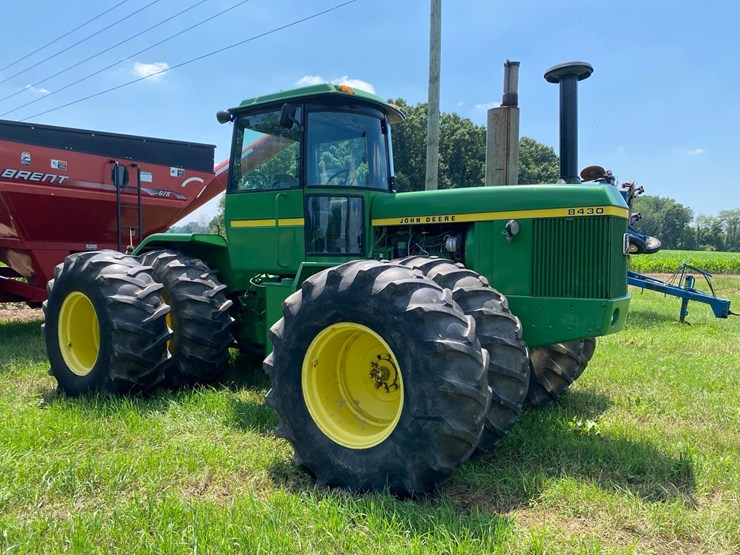 john-deere-8430-image-3