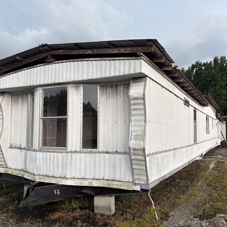 #305 • MOBILE HOME