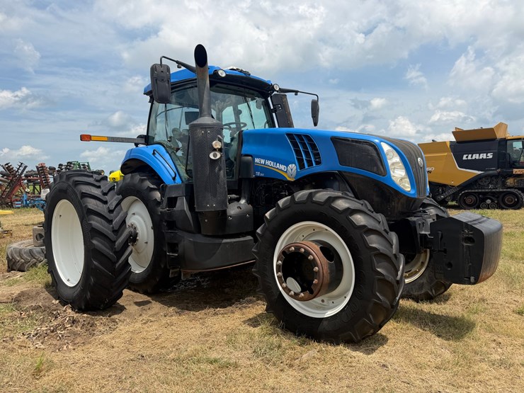 2015-new-holland-t8.350-image-2