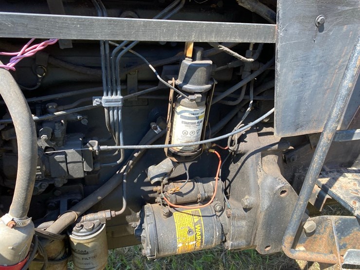 case-ih-695-2-wd-tractor-image-12