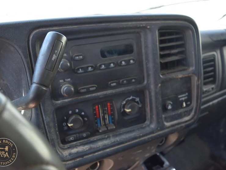 2004-chevrolet-silverado-1500-image-56