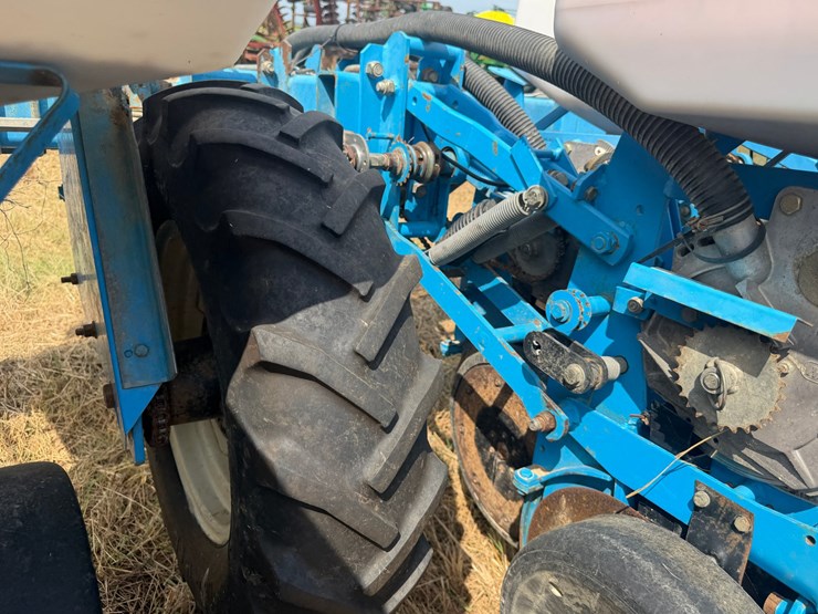 #51909-•-monosem-12-twin-row-38"-center-planter-05a116-inv#51909-image-17