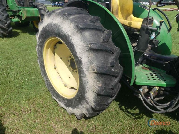 john-deere-5205-image-10