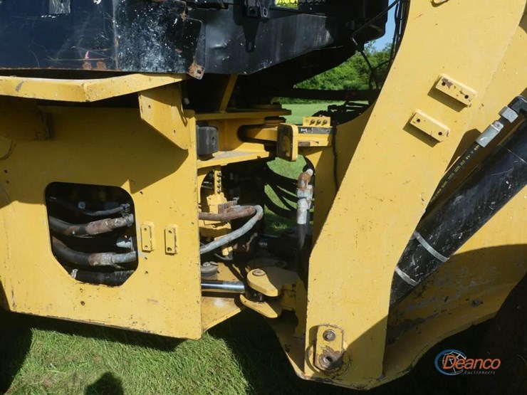 2015-caterpillar-938k-image-11