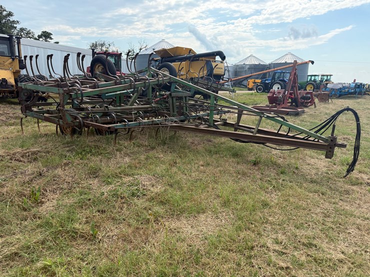 john-deere-1010-image-2