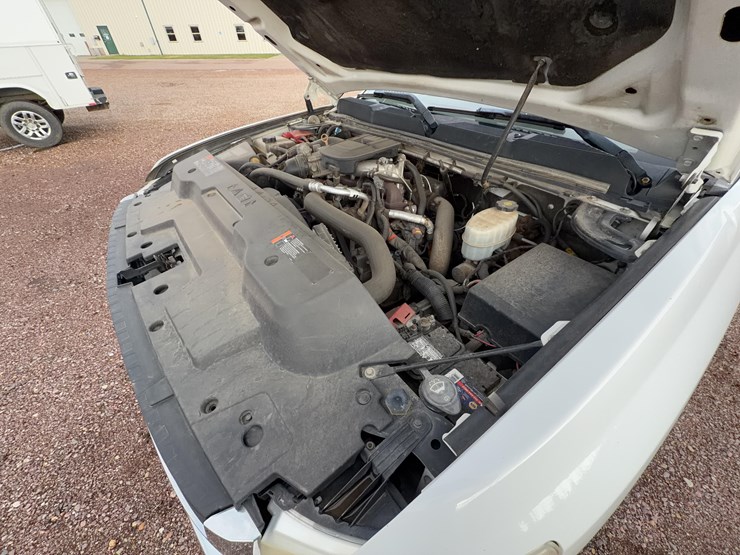 2011-chevrolet-silverado-2500-image-13