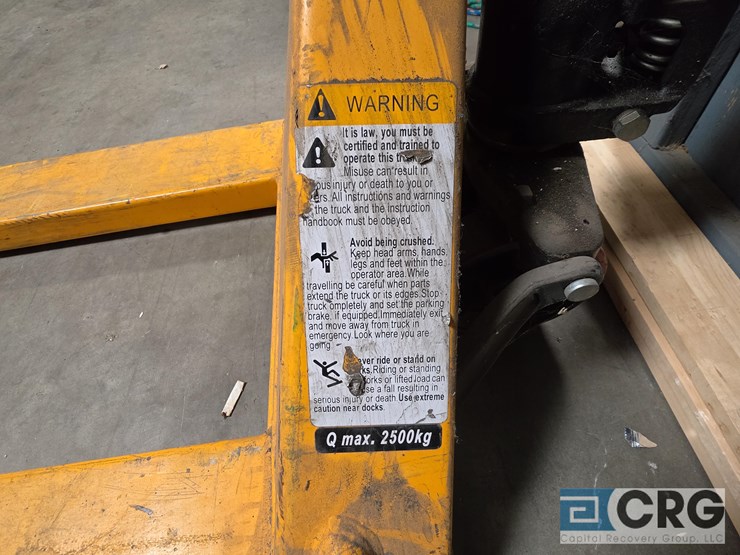 heavy-duty-industrial-pallet-jack-image-2