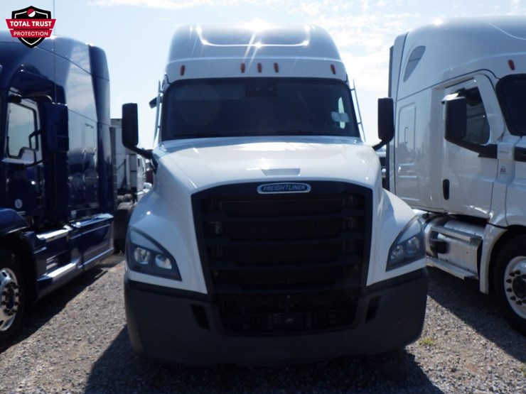 2023-freightliner-cascadia-126-image-2