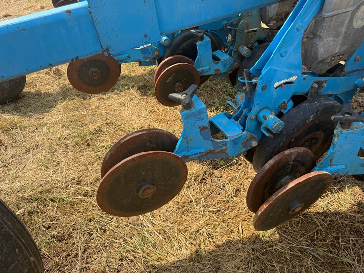 #51909-•-monosem-12-twin-row-38"-center-planter-05a116-inv#51909-image-54