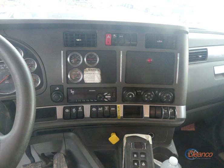 2018-kenworth-t880-image-19