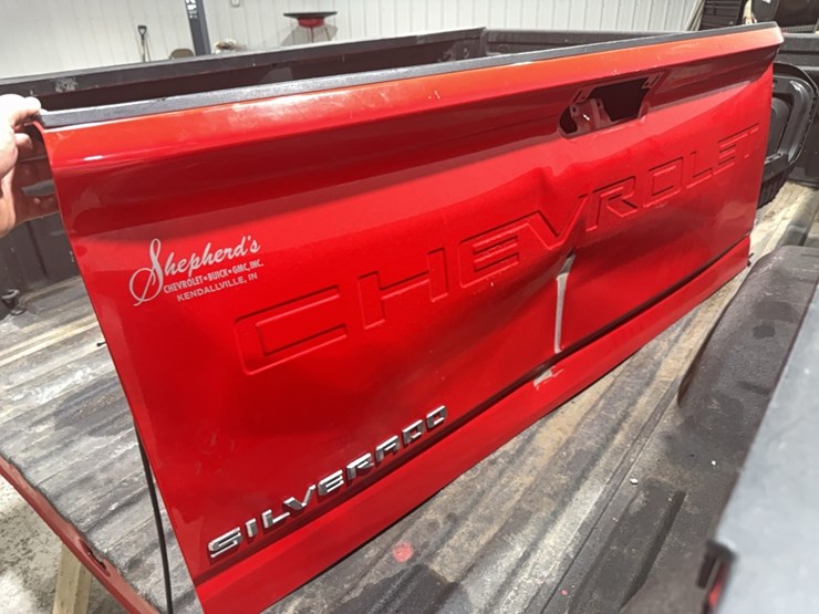 2022-chevy-2500-pickup-bed-image-13