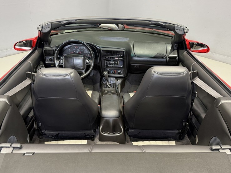 #1517-•-2002-chevrolet-camaro-ss-image-30