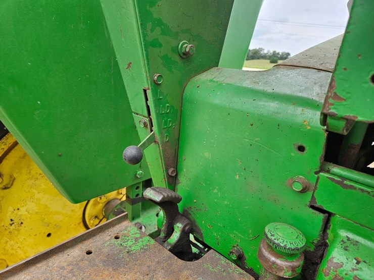 john-deere-4320-image-33