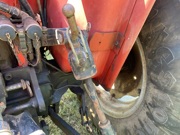 case-ih-695-2-wd-tractor-image-31