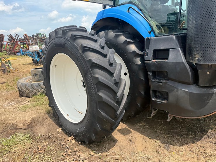 2015-new-holland-t8.350-image-7