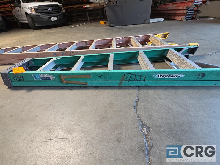 werner-fiberglass-stepladders-image-2