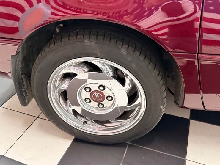 #1873-•-1993-chevrolet-corvette-image-60
