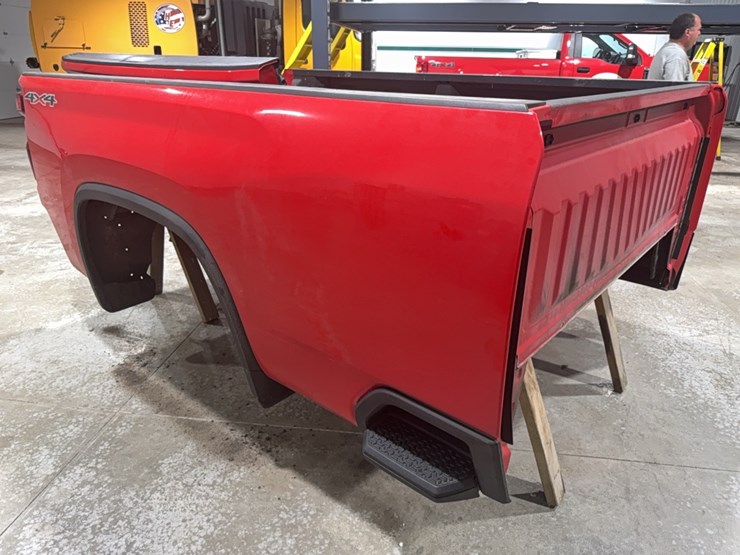 2022-chevy-2500-pickup-bed-image-7