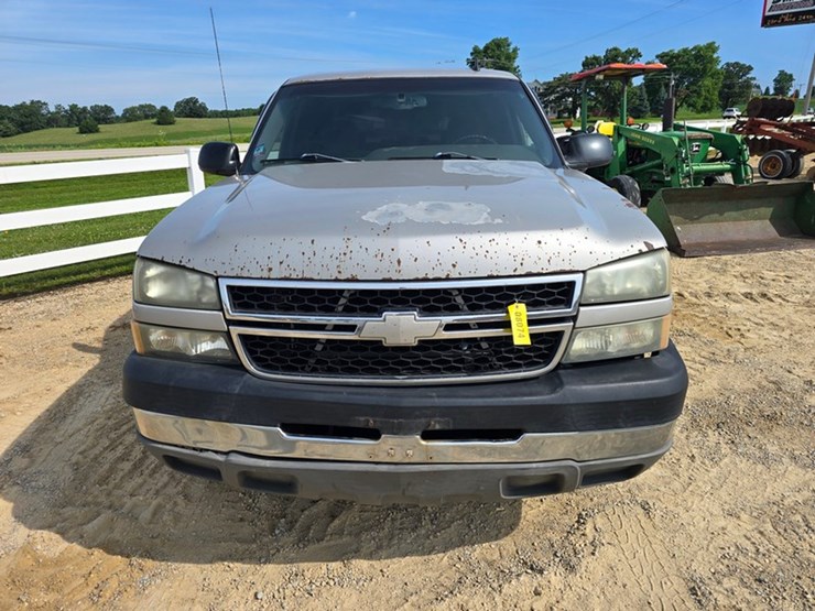 2006-chevrolet-2500-image-8