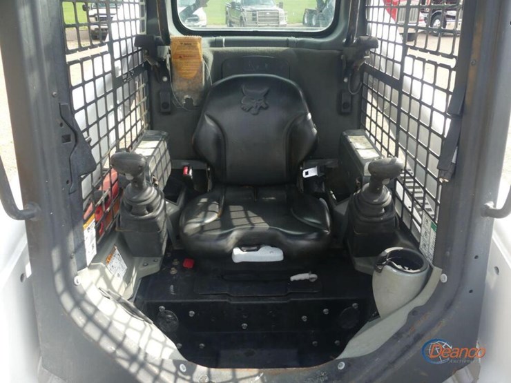 2021-bobcat-t740-image-9
