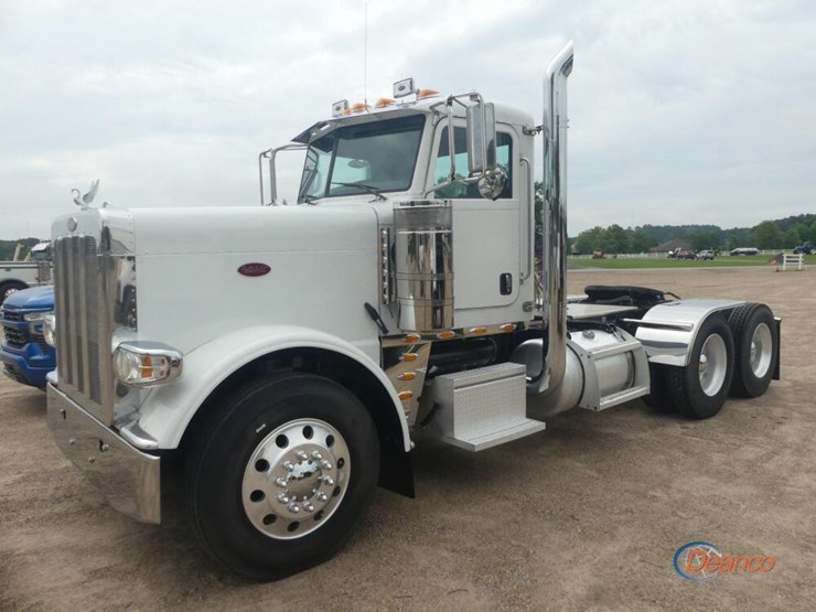 2012-peterbilt-388-image-24