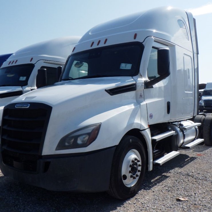 2023 FREIGHTLINER CASCADIA 126