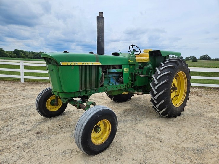 john-deere-4320-image-1