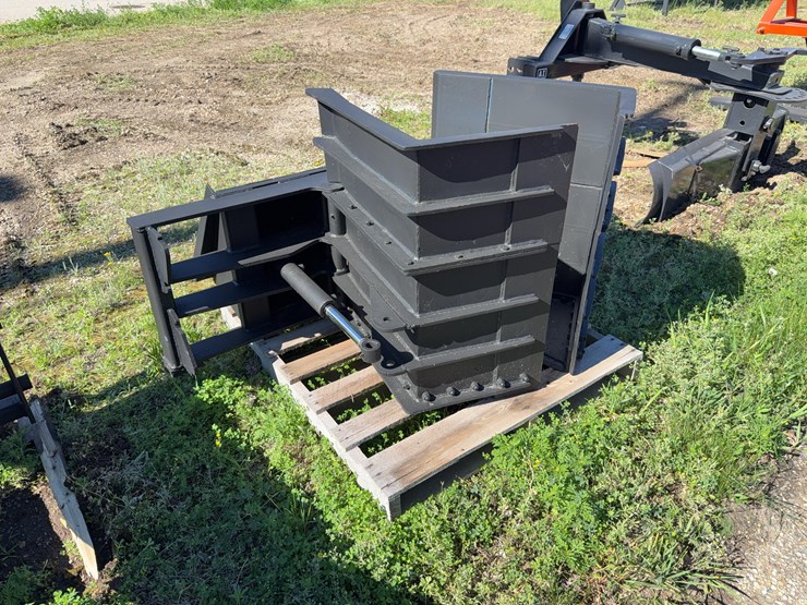 3-in-1-clamshell-bucket-image-1