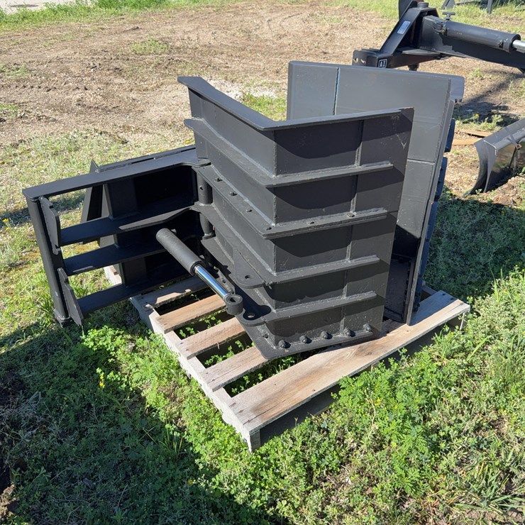 3-in-1 Clamshell Bucket