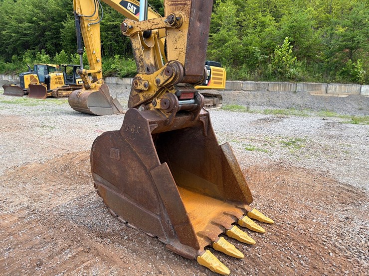 #4034-•-caterpillar-328d-lcr-excavator-image-12