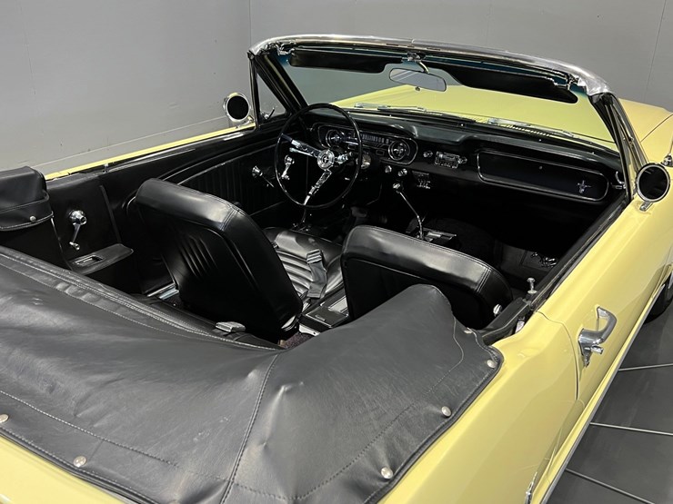 #1512-•-1965-ford-mustang-convertible-image-25