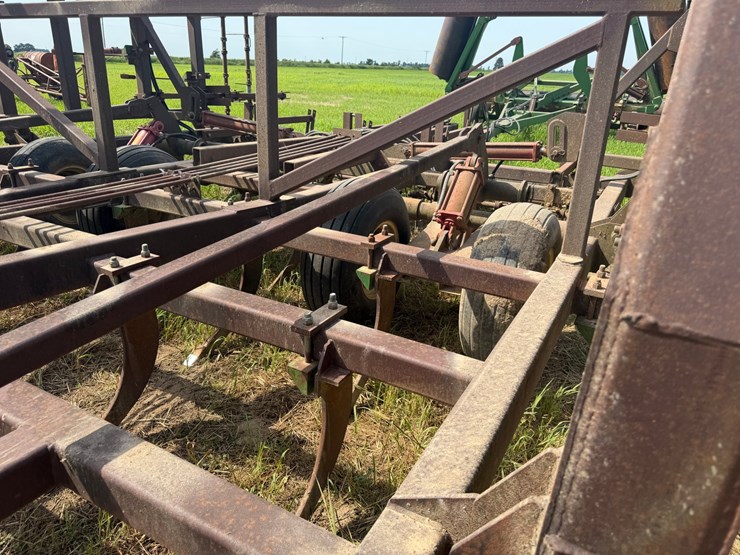 #51911-•-30'-chisel-plow-inv#51911-image-46