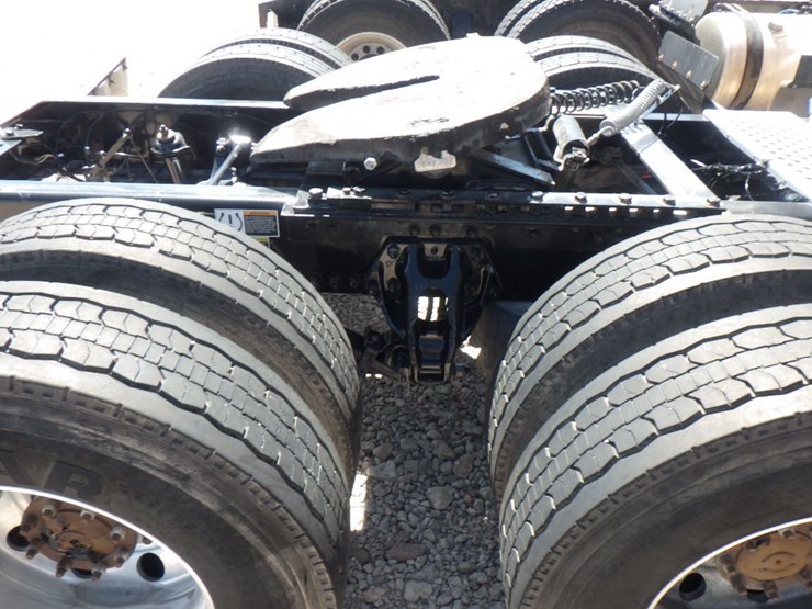 2022-kenworth-t680-image-4
