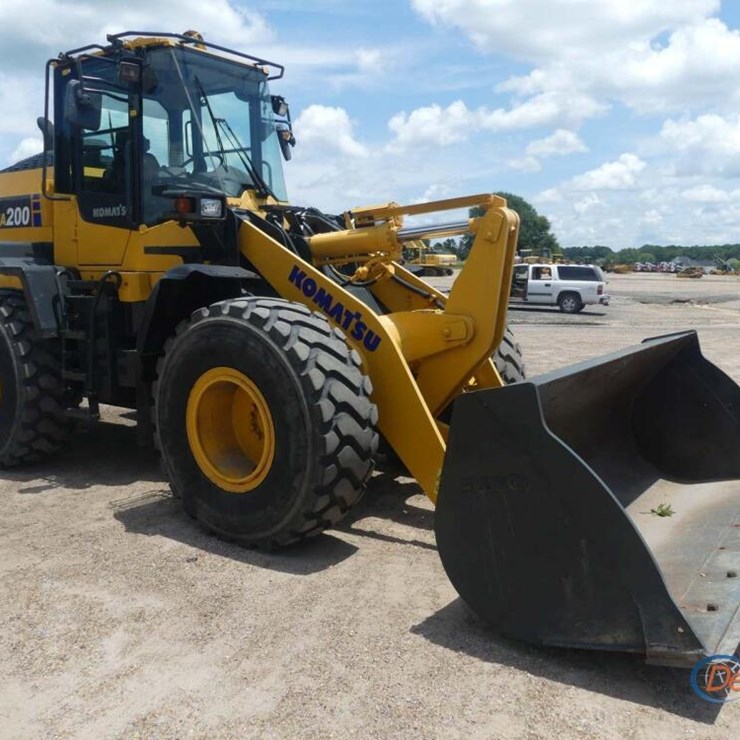 KOMATSU WA200-8