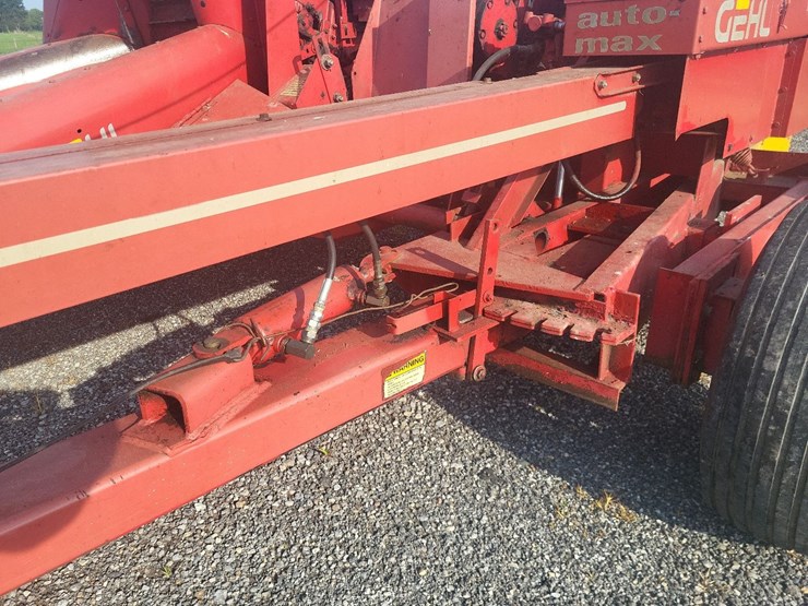 gehl-1065-tandem-axle-forage-chopper-w/2-heads---nice-image-14