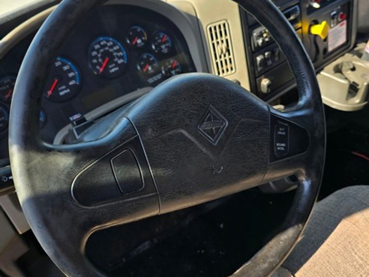 2008-international-durastar-4300-image-34