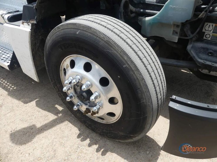 2022-kenworth-t680-image-12