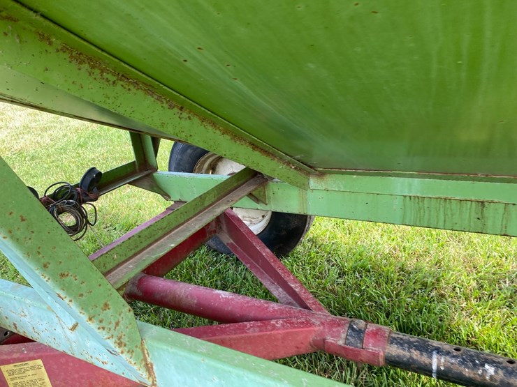 parker-2600-gravity-wagon-image-32