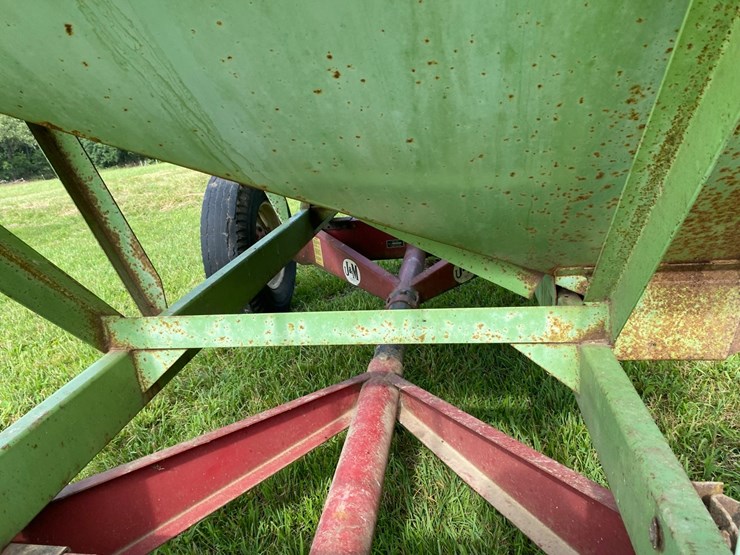 parker-2600-gravity-wagon-image-22