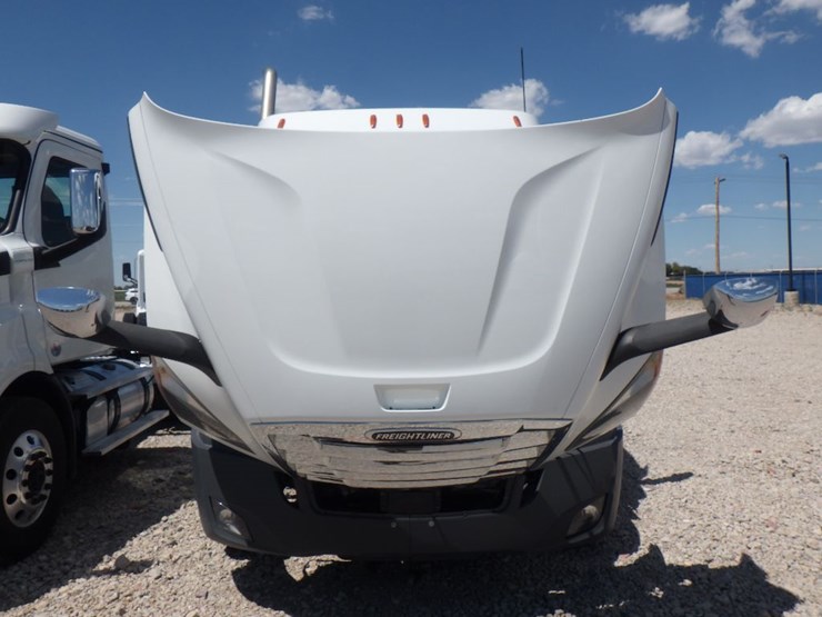 2018-freightliner-cascadia-116-image-24